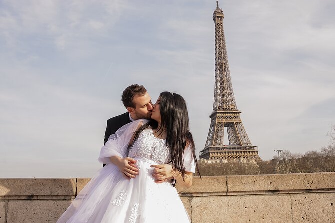 Private Souvenir Photo Session at the Eiffel Tower - Additional Information
