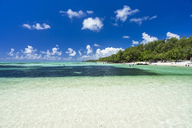 Private Speedboat Island Hopping: Ile Aux Cerfs, Lunch, Snorkeling & Transport - Inclusions