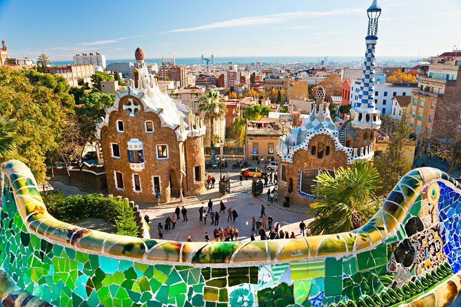 Private Transfer From Girona Airport to Barcelona City Centre - Meeting and Pickup