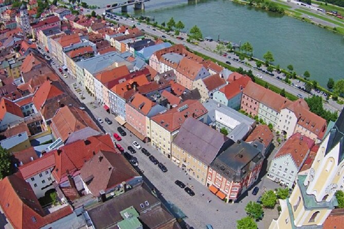 Private Transfer From Prague to Vilshofen With Stop in Č.Krumlov or Hluboká - Transfer Details