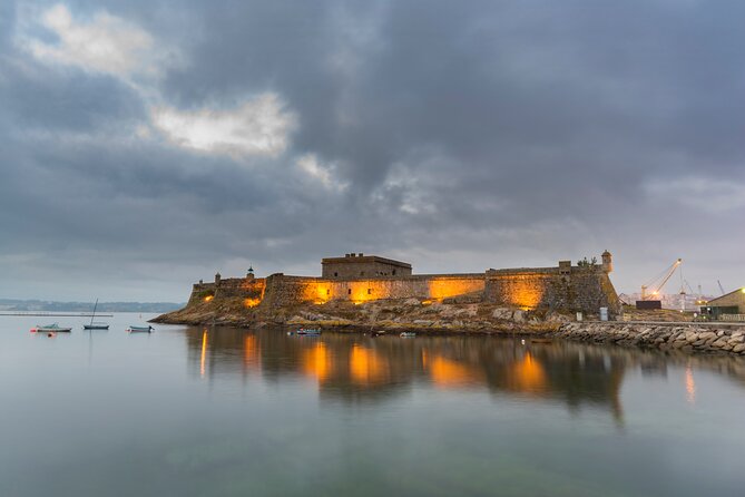 Private Walking Tour Around Coruña With Beer or Wine - Accessibility and Participation