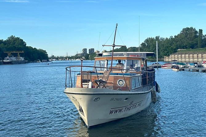 Private Yacht Tour in Budapest