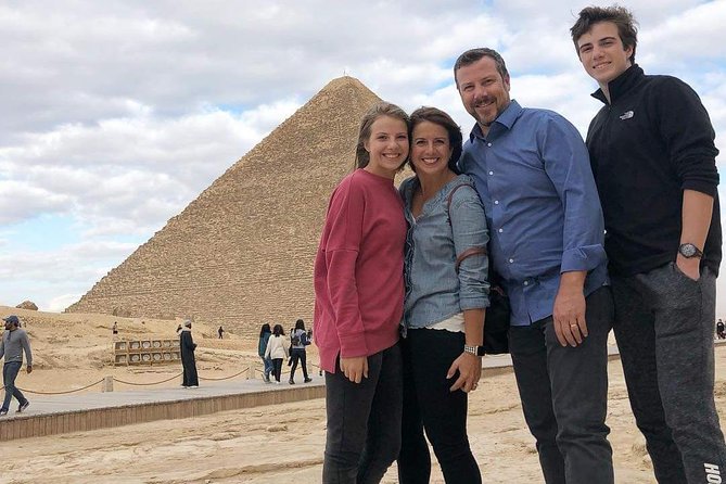 Pyramids, Sphinx, Museum of Antiquities, Grand Bazaar (Souq) – Private Day Tour
