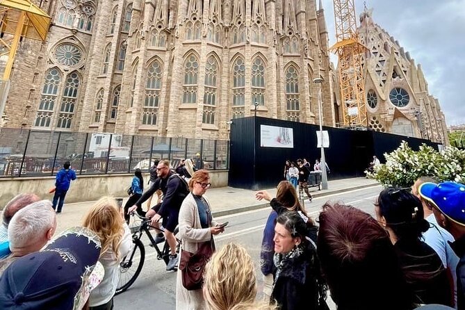 Sagrada Familia and Casa Mila Walking Tour With Glass of Cava - Inclusions and Exclusions