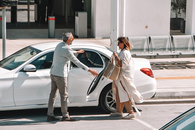 Santorini, Private Transfer With Luxury Airconditioned Vehicle - Meeting and Pickup Information