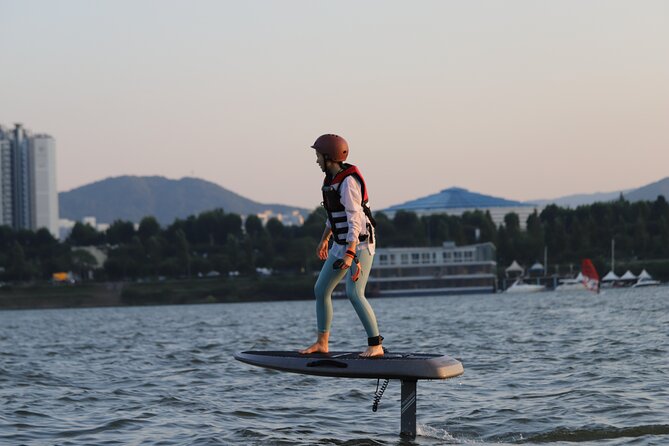 Seoul : Efoil & Windsurf Experiences in Han River
