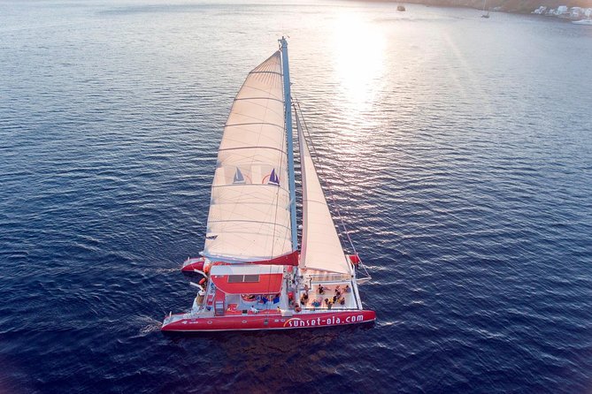 Shared Basic Morning Trip of Santorini via Red Beach & White Beach