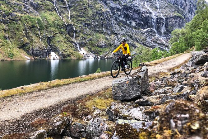 Spectacular E-Bike Trip to the Mountain Pass Over Flow - Location Details