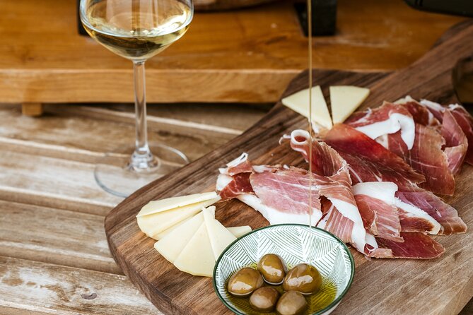 Stons Bite of Delight: Škurla Winerys Wine & Snack