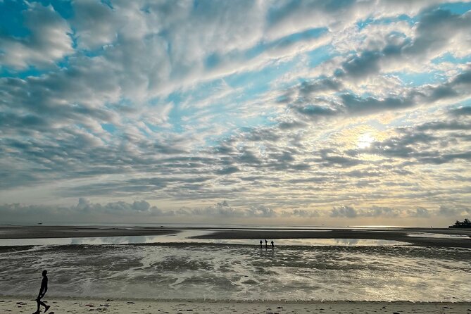 Sunrise Beach Walk With Picnic Breakfast Activity - Inclusions and Meeting Details