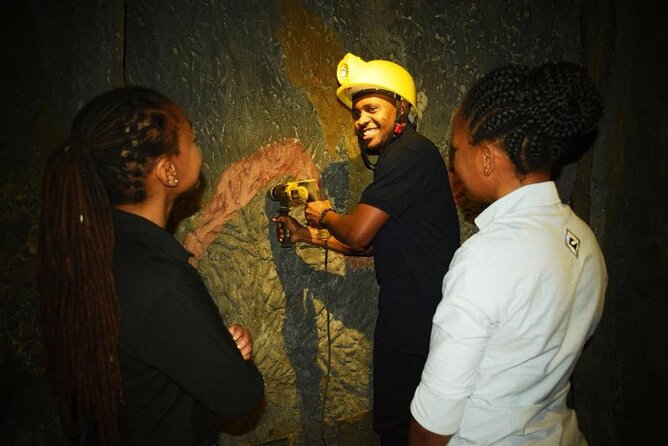 Tanzanite Experience Tour - Tanzanite Shopping in Arusha