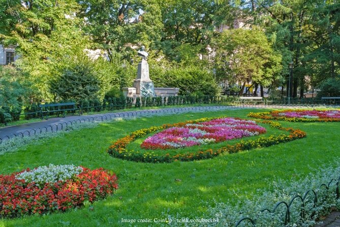 The Best of Krakow: Private Tour of the Old Town and Wawel Castle - Tour Details