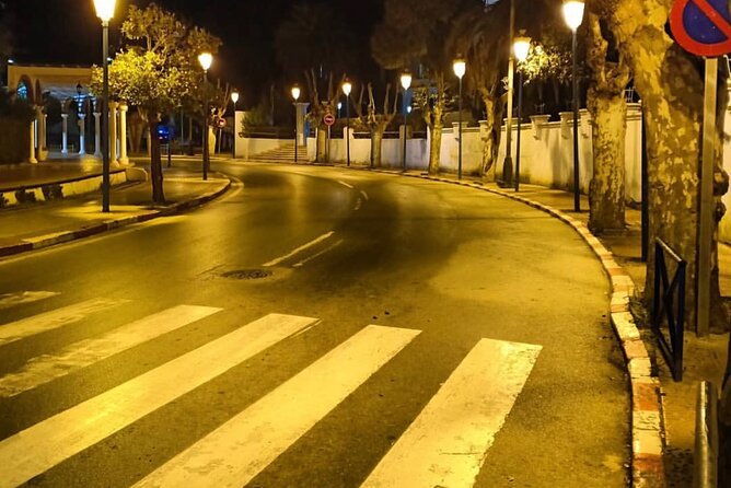 The Night Walk in Chefchaouen - Location and Amenities