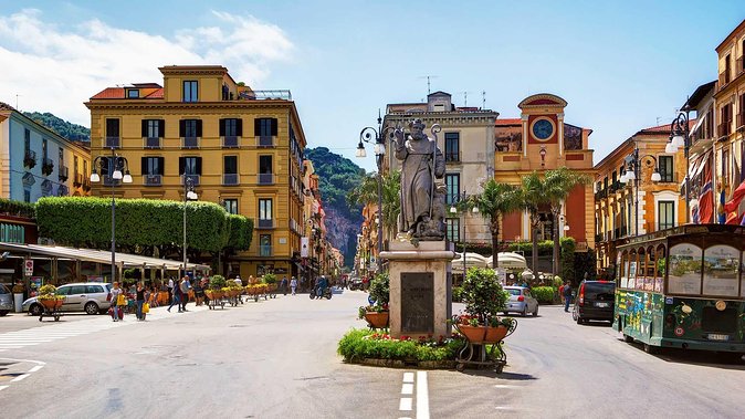 Transfer From Rome to Sorrento or Sorrento to Rome (1-8 Pax) - Meeting and Pickup Information