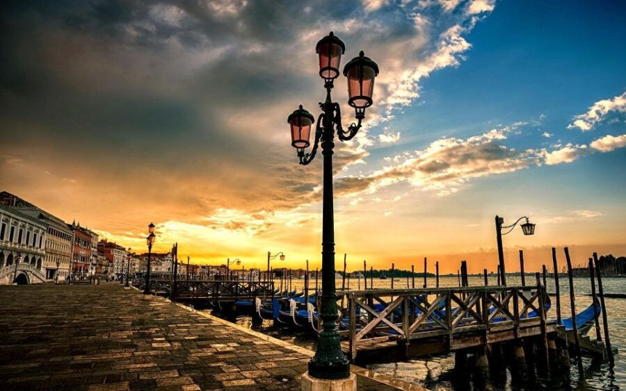 Venice: Gondola & Doges Palace - Experience Highlights