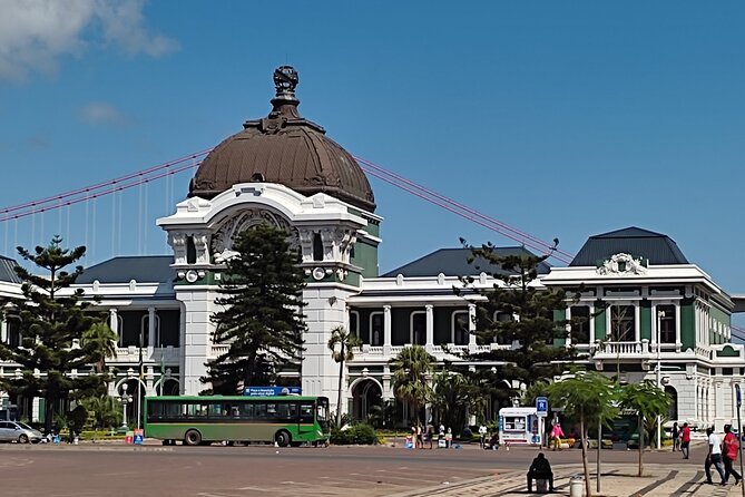 Walking Tour - Inside Maputo Neighborhoods