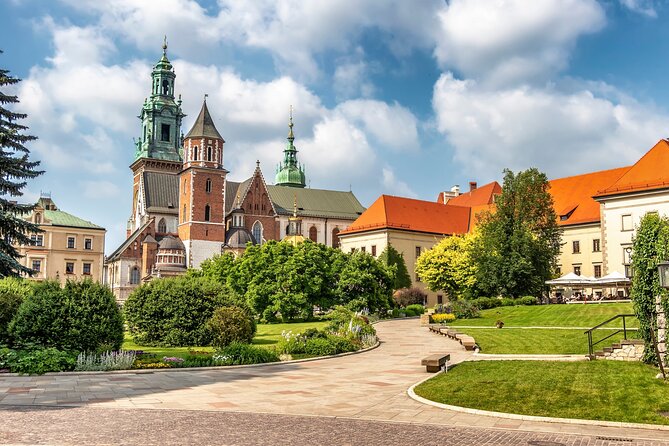 Wawel Castle Treasury & Armoury Skip the Line Private Tour - Tour Inclusions