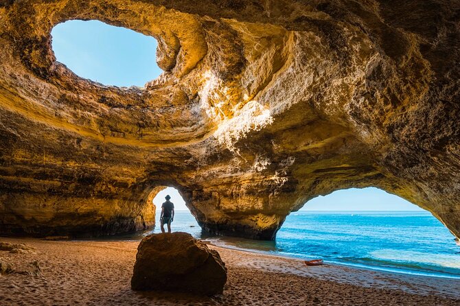XL Faro Airport Private Transfer: Lagos, Albufeira, and Vilamoura