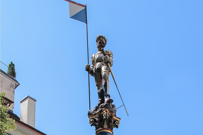 Zurich Old Town 2 Scavenger Hunt and Sights Self-Guided Tour - Meeting Point Information
