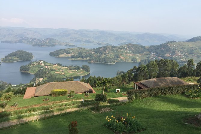 1 Day Gorilla Trekking Mgahinga Gorilla NP & Lake Bunyonyi - Guided by Senior Ranger