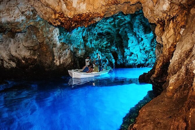 11 Hour Tour in 5 Islands and Blue Cave