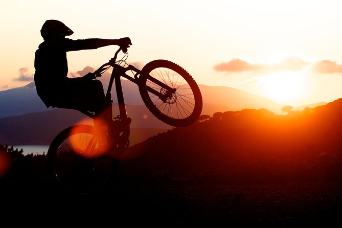 2-Hour E-bike Sunset Tour in Lacona on Monte Tambone