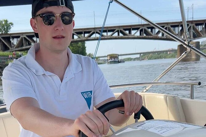 2h Private Cruise for 4 on Vistula in Warsaw With Our Helmsman - Meeting and Pickup