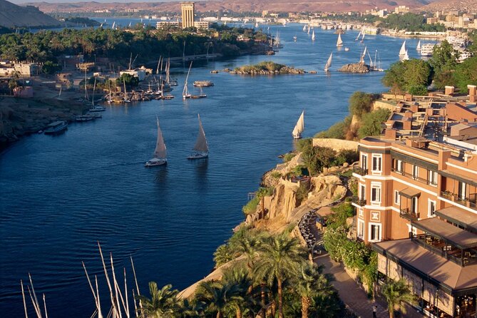 4-Days Cruise Aswan to Luxor With Abu Simbel,Nubian Village & Air Balloon