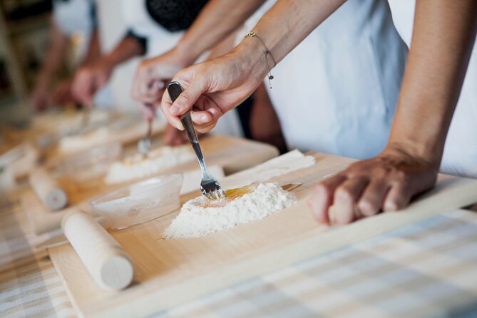 4 Hour Cooking Class in Tuscan Farmhouse Near Siena - Sample Menu