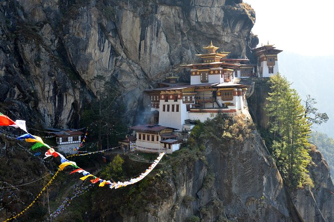 6-Day Tour of Dragon Kingdom From Paro
