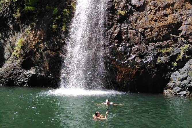 7 Cascades Full Day - Meeting Point