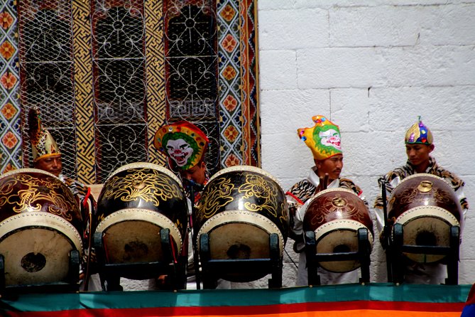 8 Days Classic Bhutan Tour With Easy Hikes - Inclusions in the Tour Package