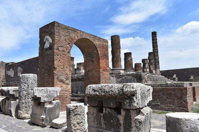 Ancient Pompeii Small Group Tour With Skip the Line Service - Inclusions and Additional Info