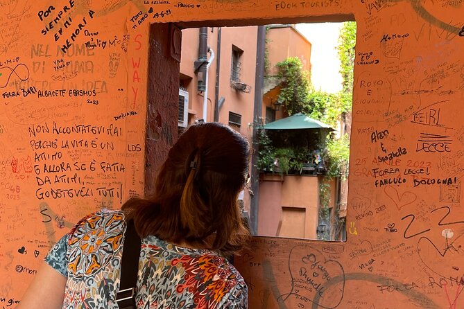 Bologna 3 Hour Private Guided City Tour of Must-See Sites - Meeting and End Points