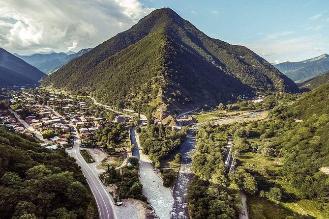 Caucasus Mountains Private Tour : Gudauri – Jinvali – Ananuri