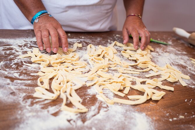 Cesarine: Pasta & Tiramisu Class at Locals Home in Altamura