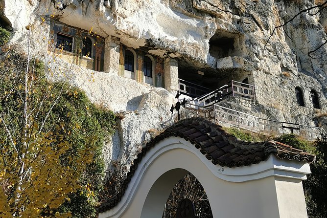 Day Trip in Veliko Tarnovo Bulgaria From Bucharest - Live Commentary