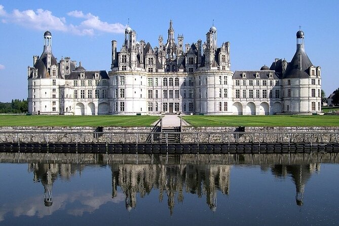 Day Trip: Paris to Loire Valley Castles - (Champagne on Board) - Pickup and Transfer Details