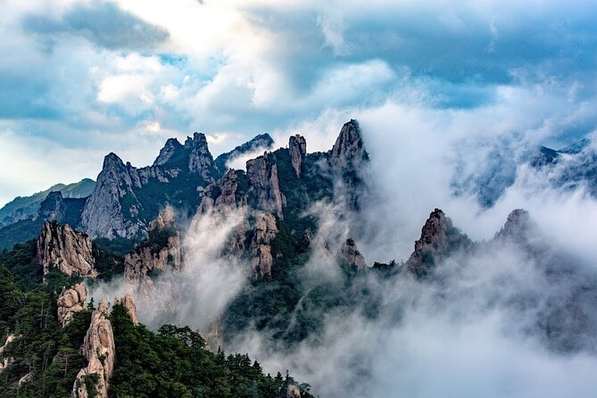 Day Trip to Mount Seorak and Naksansa Temple From Seoul - Itinerary Overview