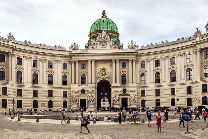 Direct One Way Transfer From Prague to Vienna - Service Inclusions