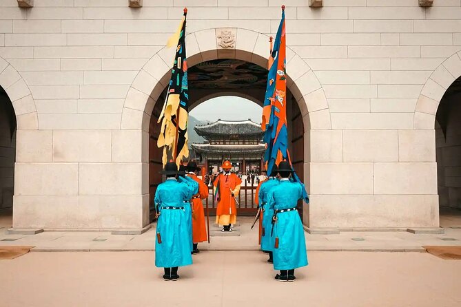 Discover Seoul: Local Life and History - Seoul Plaza and Its Historical Significance