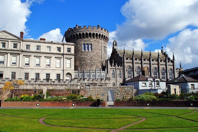 Dublin – Top 10 City Highlights Walking Tour - Trinity College