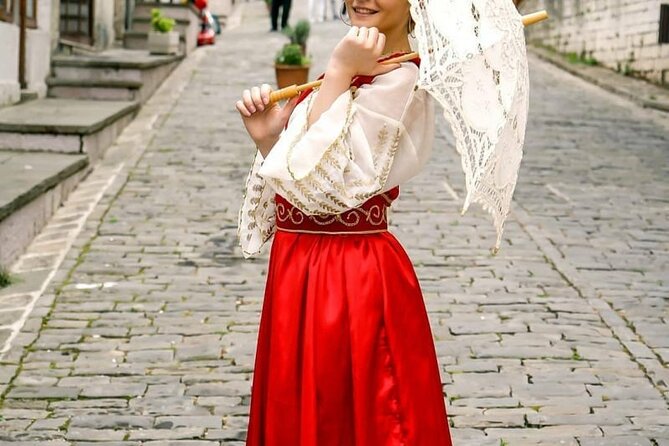 Enjoy the Bazaar in Traditional Costumes - Inclusions