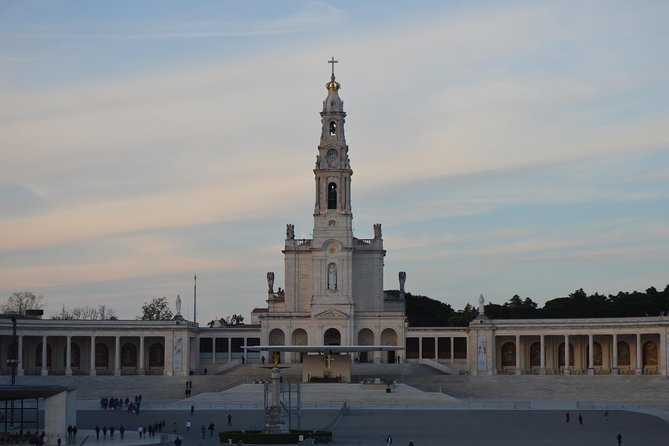 Fátima, Batalha, and Nazaré Full Day Private Tour From the West - Tour Inclusions