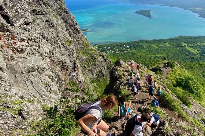 Full-Day Private Hiking Le Morne Mountain & Seafood Lunch at Islet Fourneau - Inclusions and Itinerary
