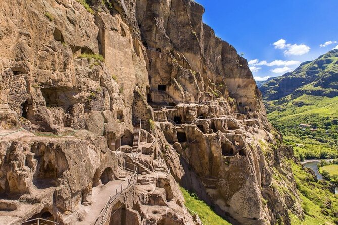 Full Day Private Tour in Vardzia, Rabati and Borjomi With Guide - Meeting Point Information