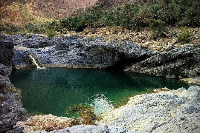 Full-Day Private Wadi Al Arbeieen-Bimmah Sinkhole-Fins Beach Tour