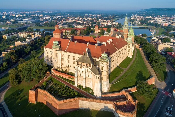 Guided Tour of Wawel Castle and Cathedral in Selected Language - Meeting Point Information