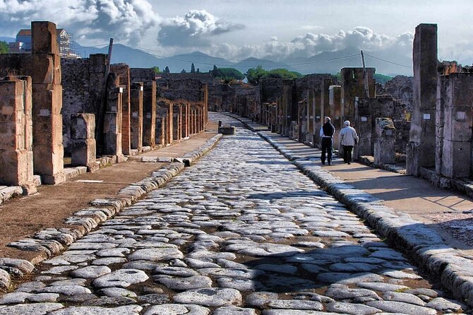 Guided Visit by an Archaeologist to the Ruins of Pompeii From Naples - Tour Overview