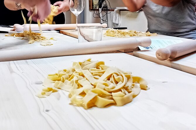 Hands in Dough Cooking Class With Lunch - Class Overview